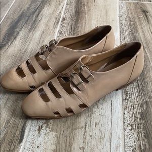 Jazz tan strapped loafers, size 5.5